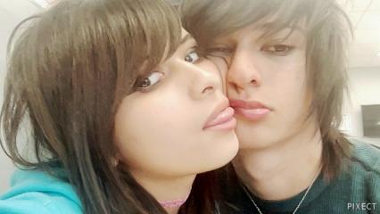 my bf is a unicorn and im a dinisaur
rawr means i have a micropenis in spanish