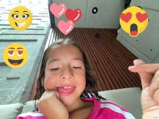 Me veo hermosa ? impresionante ? con blusa de México y rosa estoy muy hermosa Me veo hermosa ? impresionante ? con blusa de México y rosa estoy muy hermosa