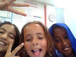 kijk dit trug je gaat stuk! deze hebbe we gamaakt in groep 5a kijk dit trug je gaat stuk! deze hebbe we gamaakt in groep 5a