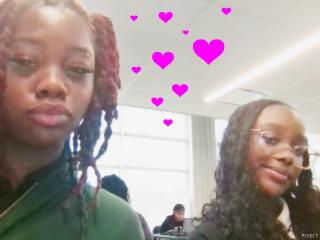 love is in the air!!!!!<3