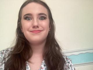 i love making fun of 2016 makeup lol-