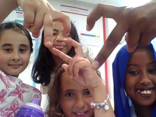dit is onse groep! kijk dit trug in groep 8 je gaat stuk we hebben dit in groep 5 gemaakt,. kijk dit trug!!!! dit is onse groep! kijk dit trug in groep 8 je gaat stuk we hebben dit in groep 5 gemaakt,. kijk dit trug!!!!