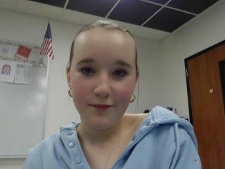 hey guys I luv y'all!!! how is Navi????  how is everyone?I'm in science rn.... UG