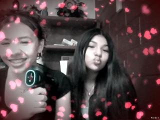 en la clase de espanollll
maralies and violet