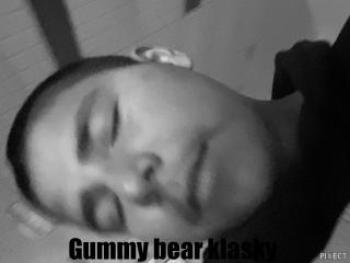 Goes white and black gummy bear klasky Goes white and black gummy bear klasky