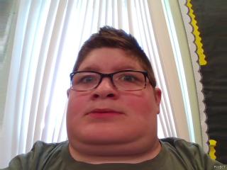 AM I UGLY AM I UGLY