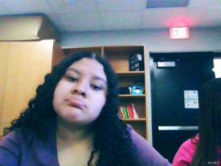 Sara doesn't wanna take a pic with the queen