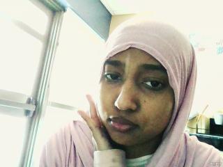 yall fw da pink hijab???